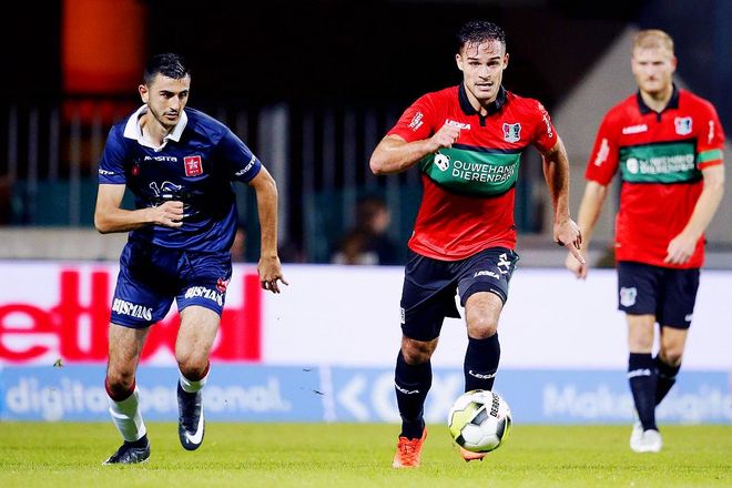 门前嗅觉使 门前嗅觉使