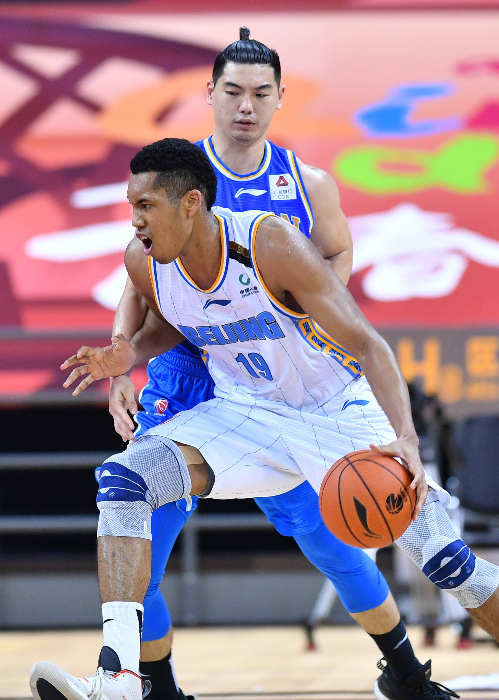 也是一场中 也是一场中